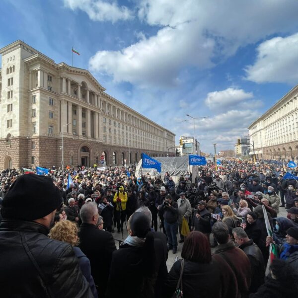 Хиляди от ГЕРБ на протест: Едно нещо можем да си кажем днес – Просто Киро, Просто си върви
