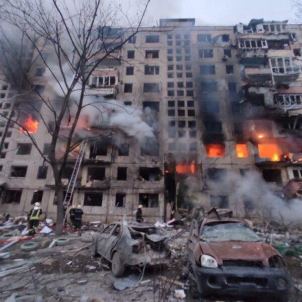 Кошмарът продължава: Силни експлозии разтърсиха Киев тази нощ