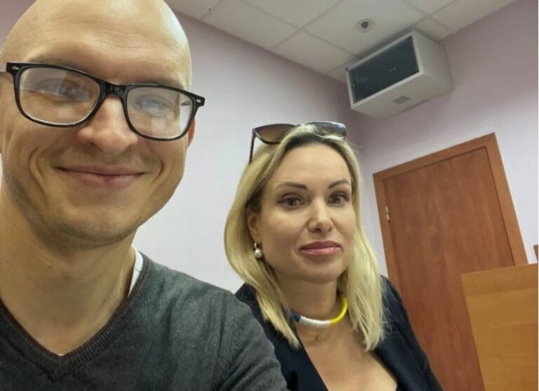 Смелата руска журналистка Марина Овсянникова застана пред съда