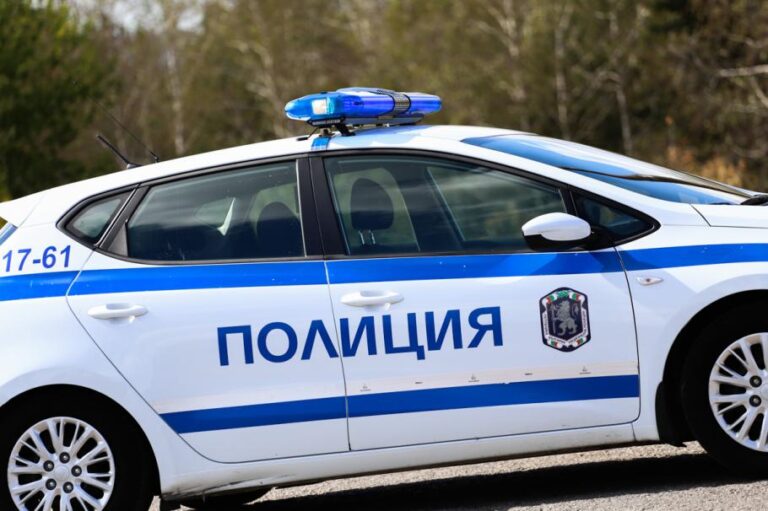 ИЗВЪНРЕДНО! Екшън в София: Два автомобила се преследват, открита е стрелба
