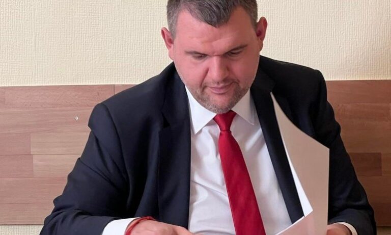ДПС регистрира Делян Пеевски като водач на листа за предстоящите избори