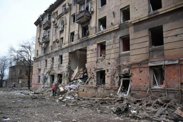 Руските сили поставиха украинския град Мариупол под карантина заради холера