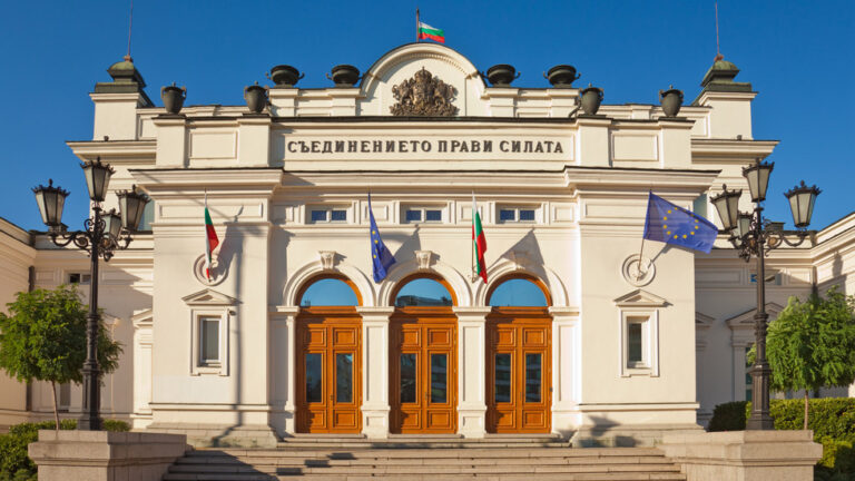 Общественици с обръщение към парламента: България незабавно да предостави реална военна помощ на Украйна