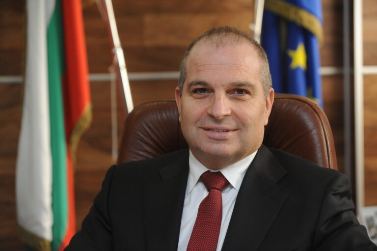 Ответен удар: Министърът в оставка Гроздан Караджов сезира прокуратурата