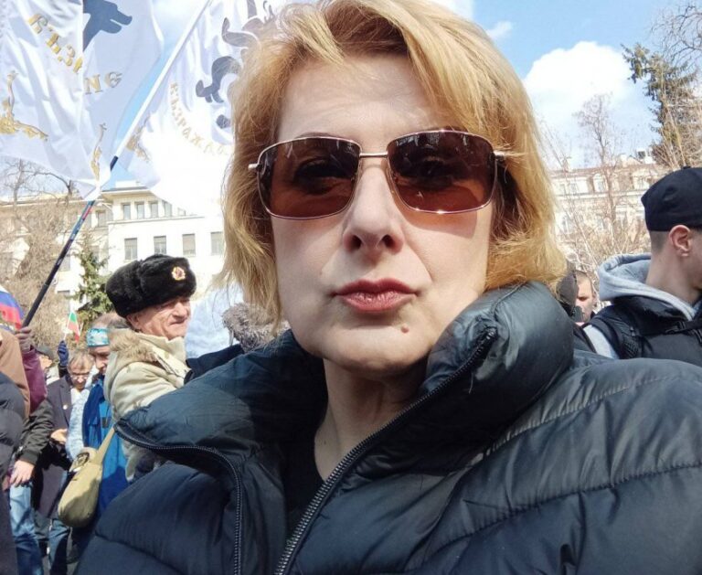 Агресивната депутатка Елена Гунчева налетя и на Христо Иванов