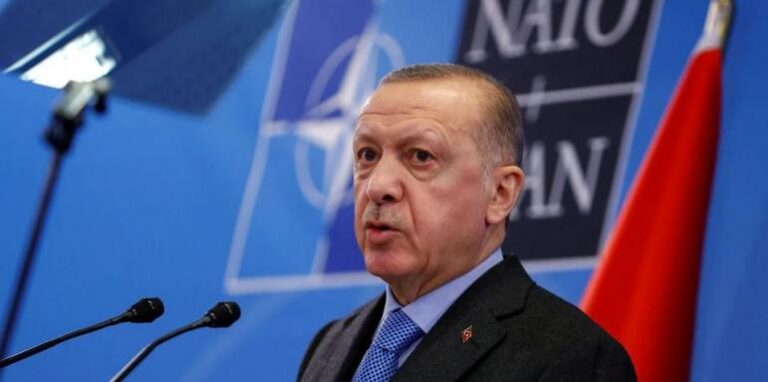 Ердоган със заплаха: Ракетата “Тайфун” ще удари Атина, освен ако …