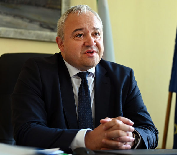 И министърът на вътрешните работи Демерджиев отказа на Иван Гешев за изборите