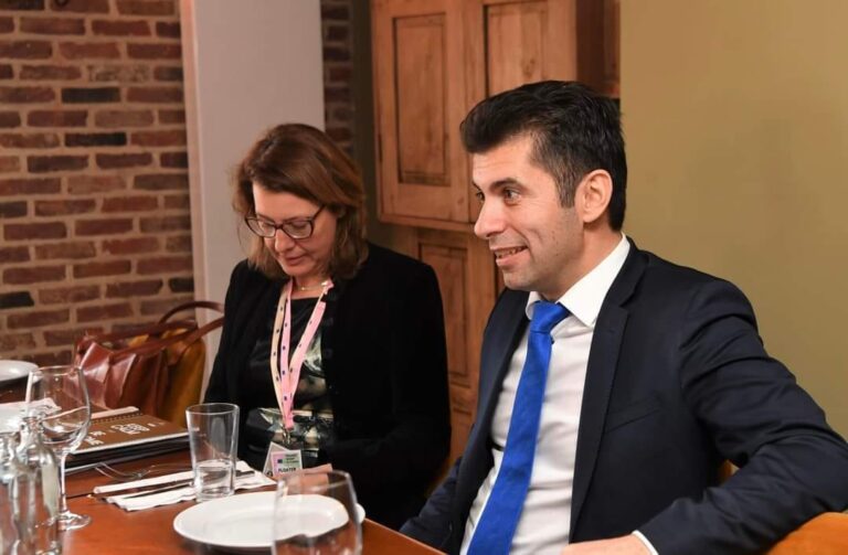 Парламентът да задължи Петков да наложи вето за членството на Македония в ЕС