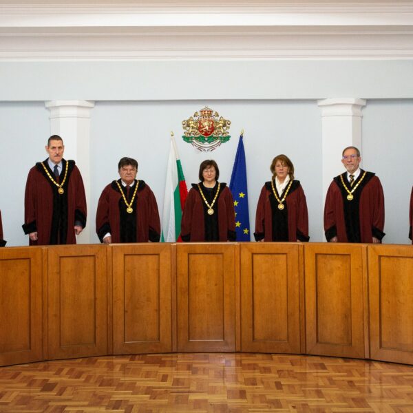 Гешев сезира Конституционния съд за погазване на разделението на властите