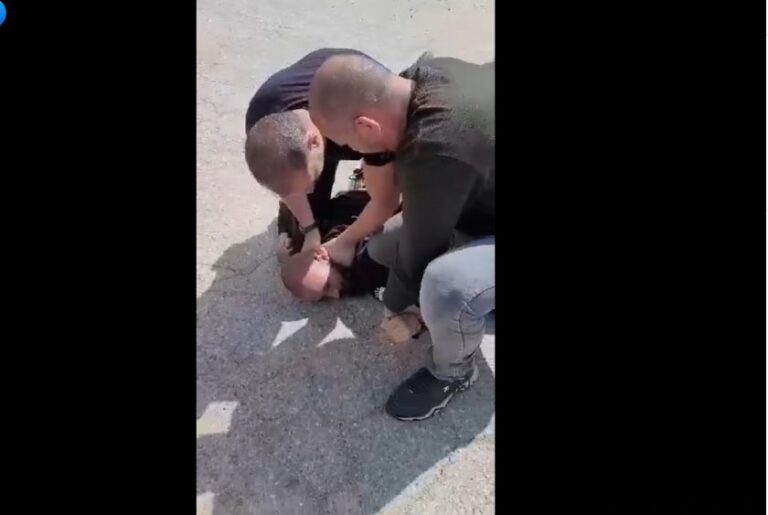 При арест: Полицаи душат сина на кмета на Панагюрище