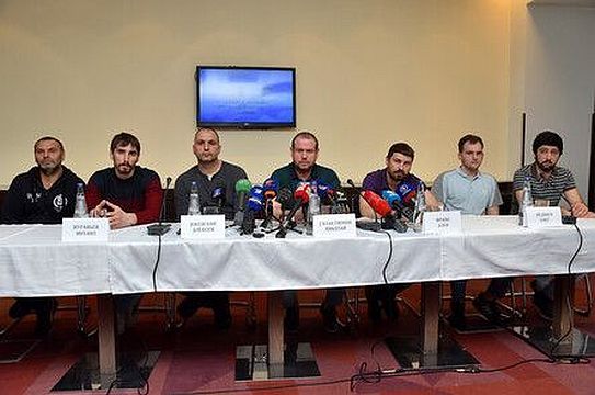От “ДНР” твърдят, че в България никой не се интересува как да прибере моряците ни от Донецк