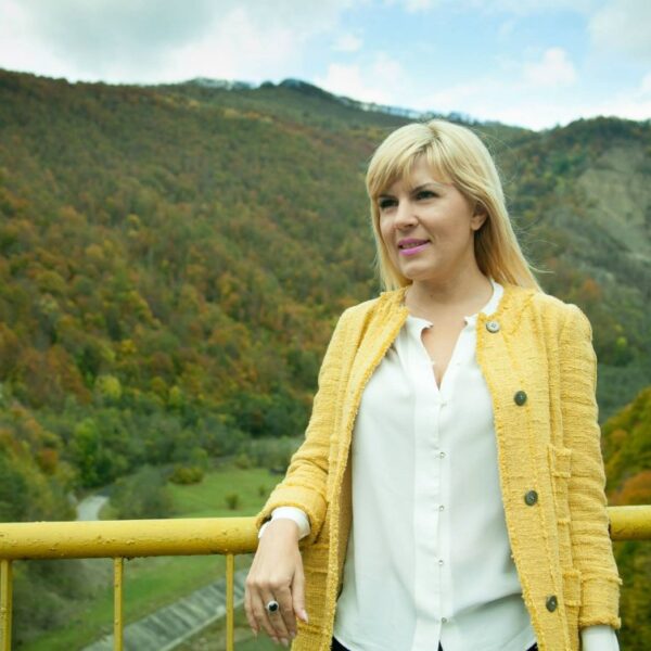Започна делото за определяне на мярка за неотклонение на бившата министърка на туризма на Румъния Елена Удря