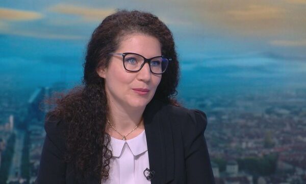 Калина Константинова: Не виждам никаква причина да подавам оставка