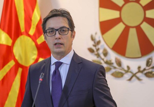 Македония забранява на български евродепутат и политици да влизат в страната