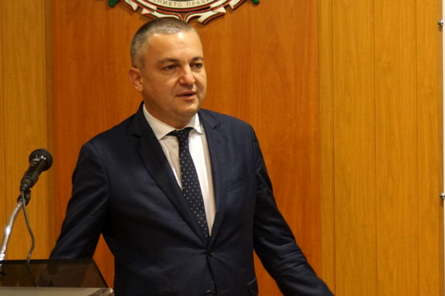 Повдигнаха обвинение на кметът на Варна Иван Портних