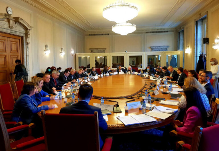 ГЕРБ-СДС внесе в парламента предложение да се смени шефа на бюджетната комисия