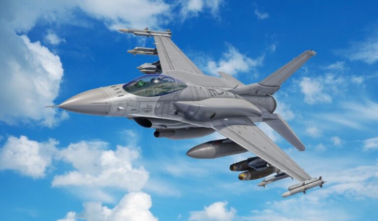 Полша вдигна F-16 във въздуха заради масираната руска атака срещу Украйна