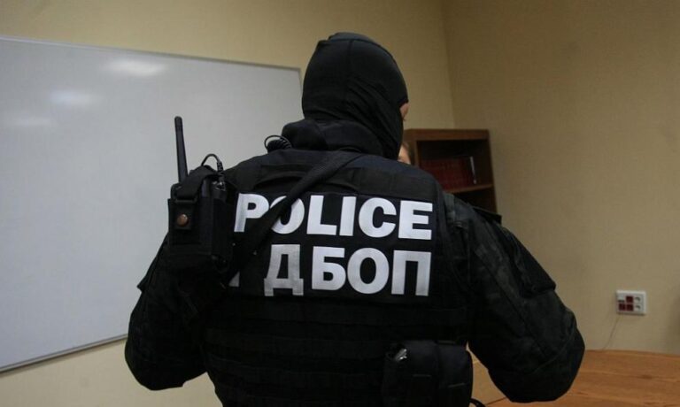 Антимафиоти от ГДБОП закопчаха опасен руски хакер, издирван от Интерпол