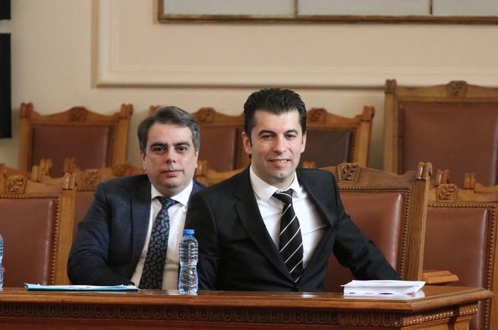 Дадоха на ЕК и Кьовеши скандалното разследване за Октопода на промяната и обвързаностите на Петков, Василев, Лорер и албанеца Гури (СХЕМА)