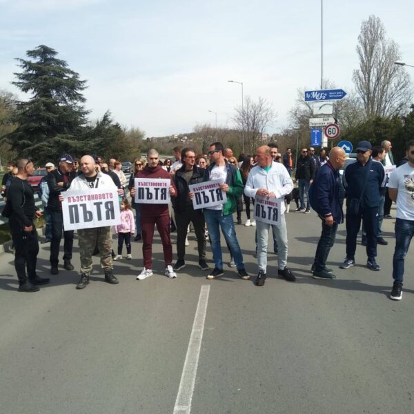 Протестиращи отново ще затворят пътя Варна – Златни пясъци