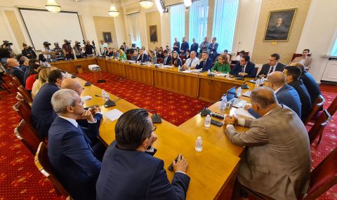 Външна комисия взе решение за РСМ, на ход е парламентът