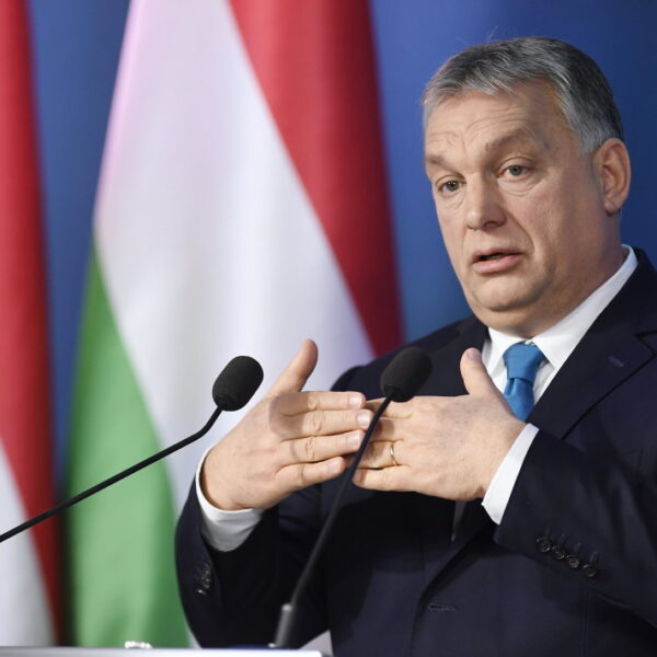 Има сделка! Виктое Орбан клекна и вдигна ветото