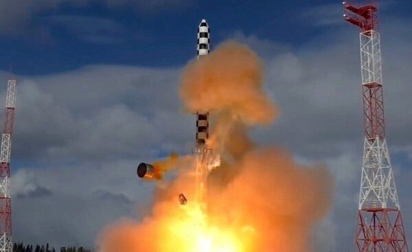 ИЗВЪНРЕДНО: Шефът на “Роскосмос” заплаши България с ядрена ракета “Сармат”