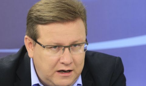Явор Дачков с убийствен коментар: Кирил Петков все повече заприличва на телефонен измамник, отколкото на премиер