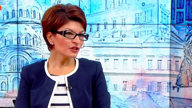 Десислава Атанасова: Едно правителство и неговото оцеляване да е въпрос на дилърство в парламента е върхът на безобразието