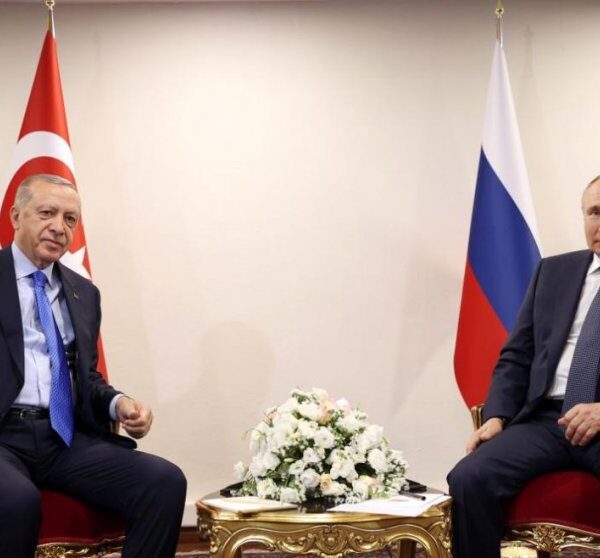 Путин се изнерви- чакал Ердоган цели 40 секунди ВИДЕО