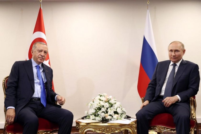 Путин се изнерви- чакал Ердоган цели 40 секунди ВИДЕО