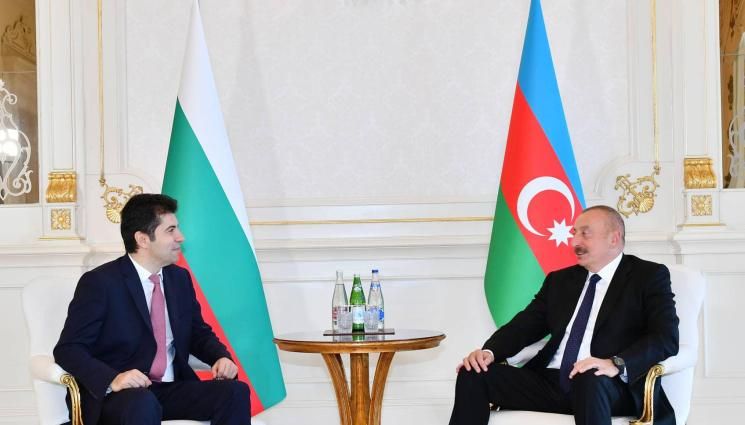 Най-важното за Кирил Петков от преговорите за газа – вечерял приятелски с президента на Азербайджан