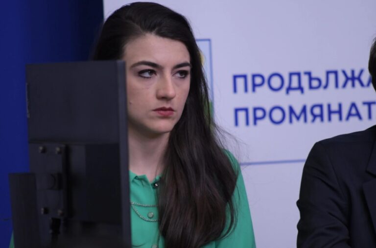 Ексминистър изби рибата: Лена Бориславова е звездата на ПП, вероятно ще е министър