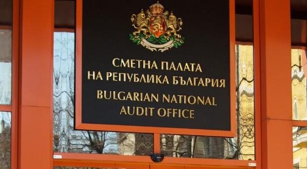 БСП и “Да, България” – рекордьори по дарения, 12 партии не са подали финансови отчети