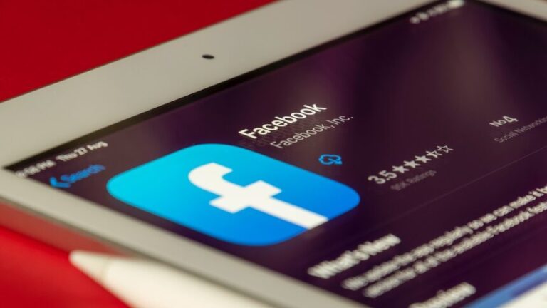 С платен абонамент ще удостоверяваме самоличност във Facebook и Instagram