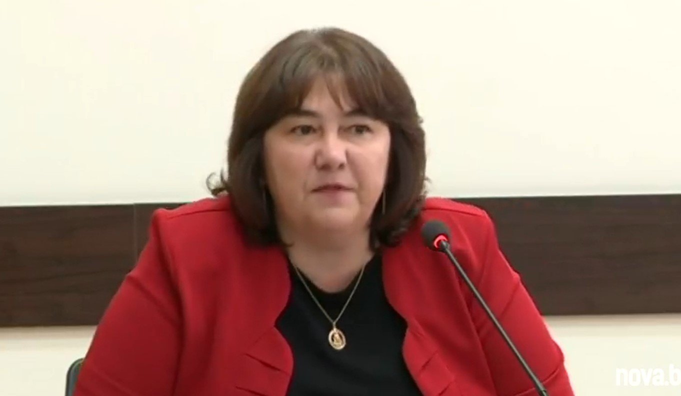 Министър Велкова попари мераците на Асен Василев: Дефицит от 3% не е възможен без….
