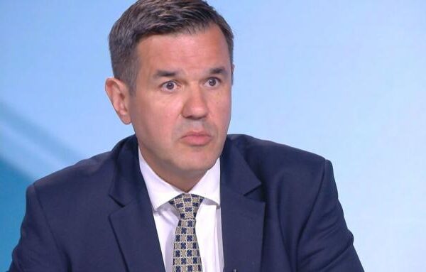 Министър Стоянов: Плащането към офшорната фирма е станало след Нинова