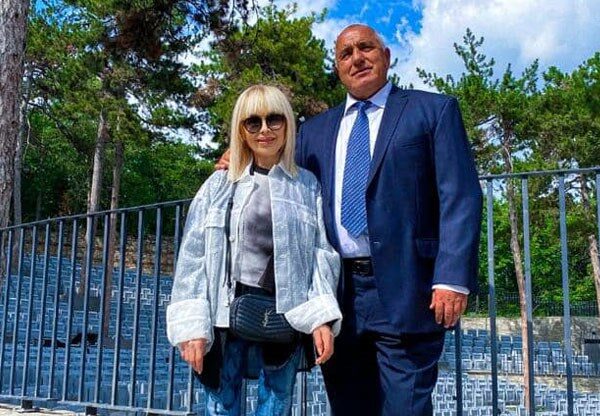 В празничния ден: Бойко Борисов се щракна с голямата звезда Лили Иванова