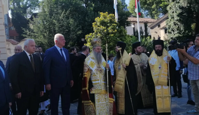 Връщане към инквизицията: Скандал между Промяната и владиката Николай на празника на Съединението в Пловдив