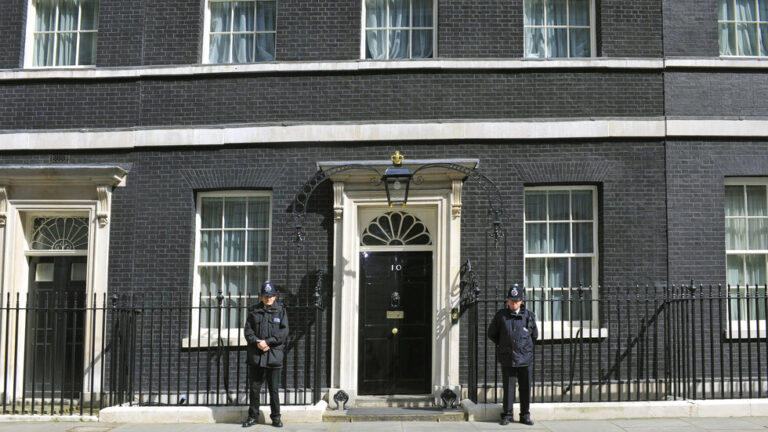 Извънредно: Великобритания вече има нов премиер, ето кой е! ВИДЕО