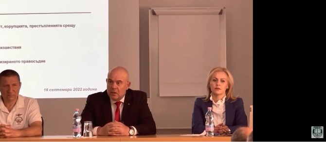Иван Гешев: Българските политици да свалят розовите си очила и да видят, че има бум на престъпността