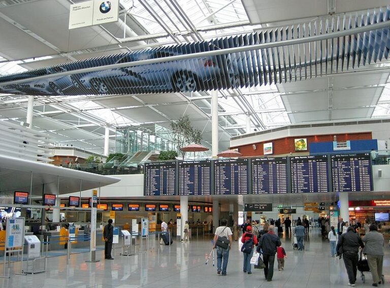 Двама българи пробиха системата за сигурност на мюнхенското летище