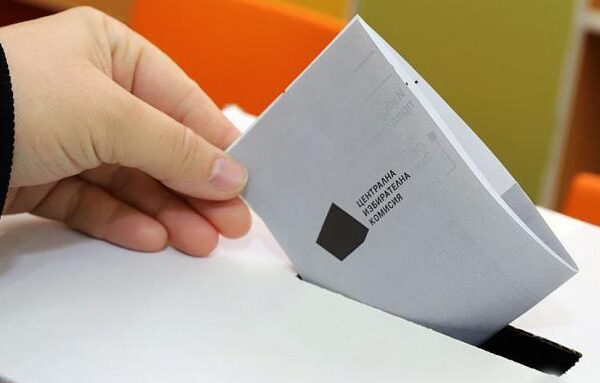 БСП: Десетки граждани с „изгубени лични карти“ искат служебни бележки от МВР – Етрополе, за да гласуват