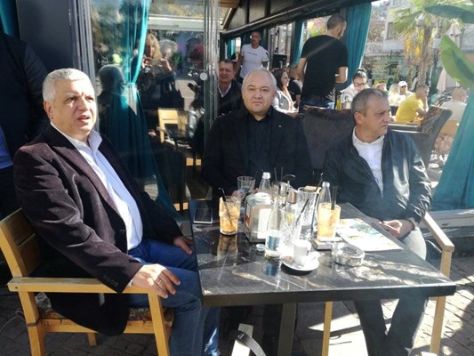 Вътрешният министър Демерджиев в Благоевград, следи ситуацията около македонския клуб