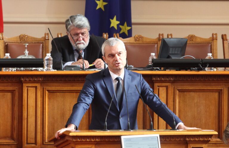 Костя Копейкин с агресивна реч изпразни пленарната зала