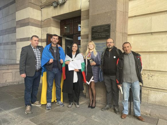 ГРОЗНО: Гошо “Умното” си присвои инициатива на украинци с български произход, молещи за помощ