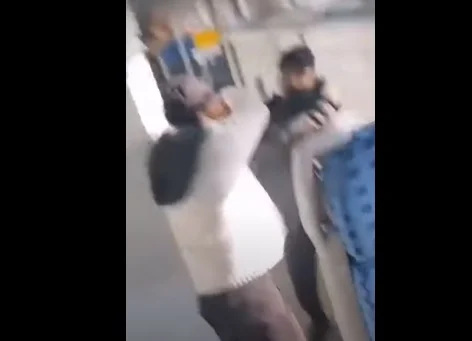 От последните минути: Бежанци се биха и клаха във влака  ВИДЕО