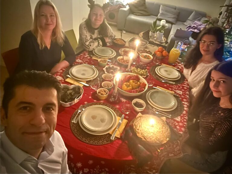 Кирил Петков разкри какъв подарък иска малката му дъщеря за Коледа