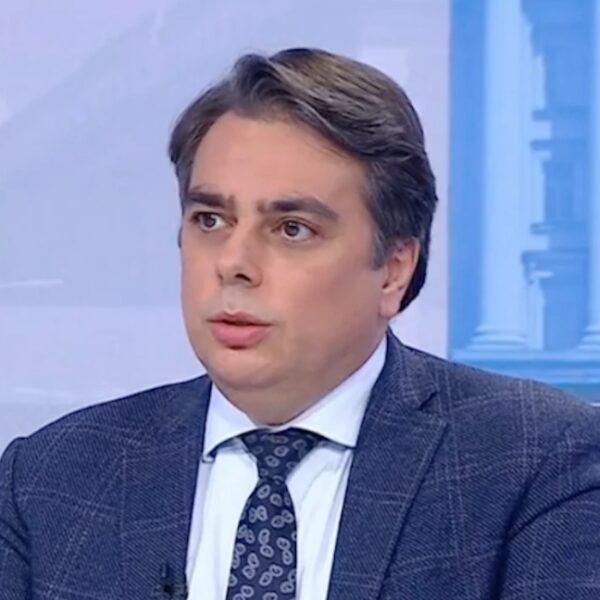 Асен пусна опорките: Кабинет, който за всяко решение ще звъни на Борисов, ще бъде вреден за България