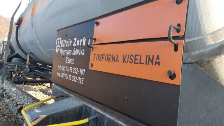 Втори влак дерайлира в Сърбия: Вагон с фосфорна киселина е излязъл от релсите